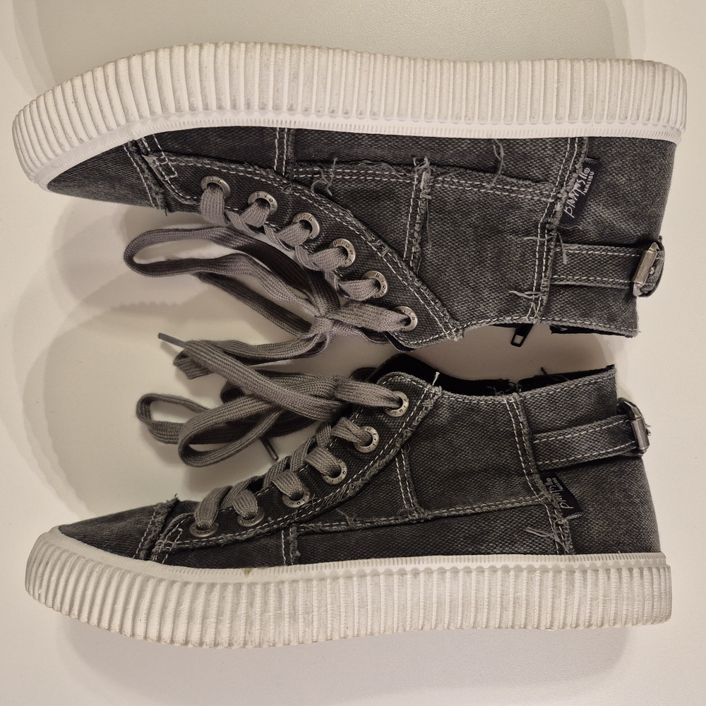 Blowfish Cora Mid Top Sneakers. Size 8.